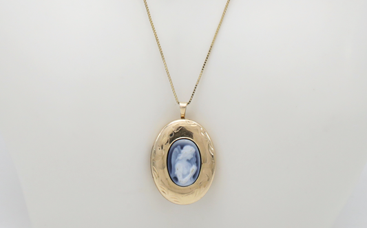 Vintage 14k Yellow Gold Intaglio Locket & Chain, 18 inches - 8.0g