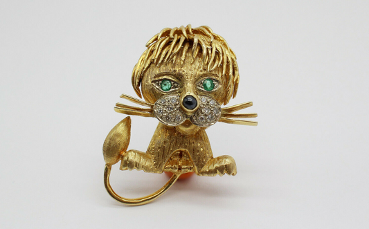 Circa 1950's Vintage 14k Yellow Gold Hematite Diamond & Emerald Lion Pin Brooch, 15.1g