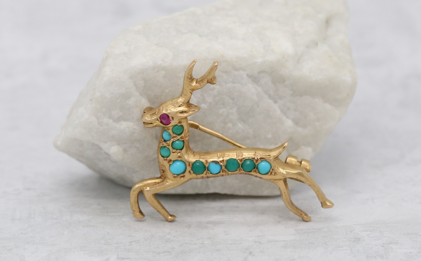 18k Yellow Gold Deer Brooch with Turquoise - 5.9g