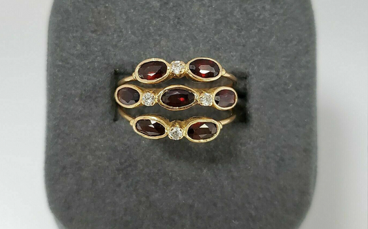 19.2k Portuguese Yellow Gold Garnet & Diamond Ring, Size 8 - 4.5g