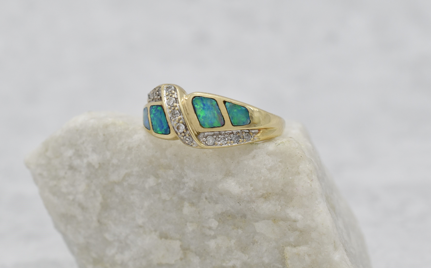 14k Yellow Gold Diamond & Opal Ring, Size 7.25 - 4.0g