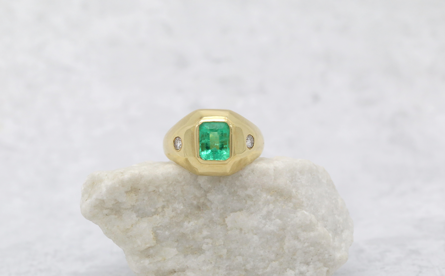 Men's 18k Yellow Gold Emerald & Diamond Ring, Size 10 - 9.7g