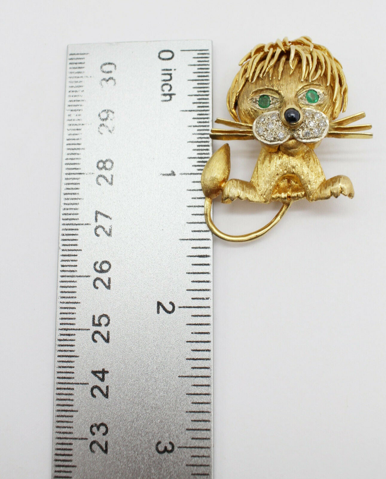 Circa 1950's Vintage 14k Yellow Gold Hematite Diamond & Emerald Lion Pin Brooch