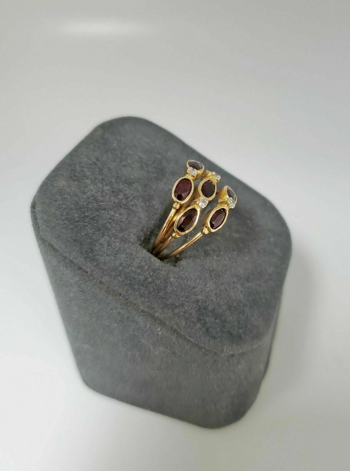 19.2k Portuguese Yellow Gold Garnet & Diamond Ring, Size 8 - 4.5g