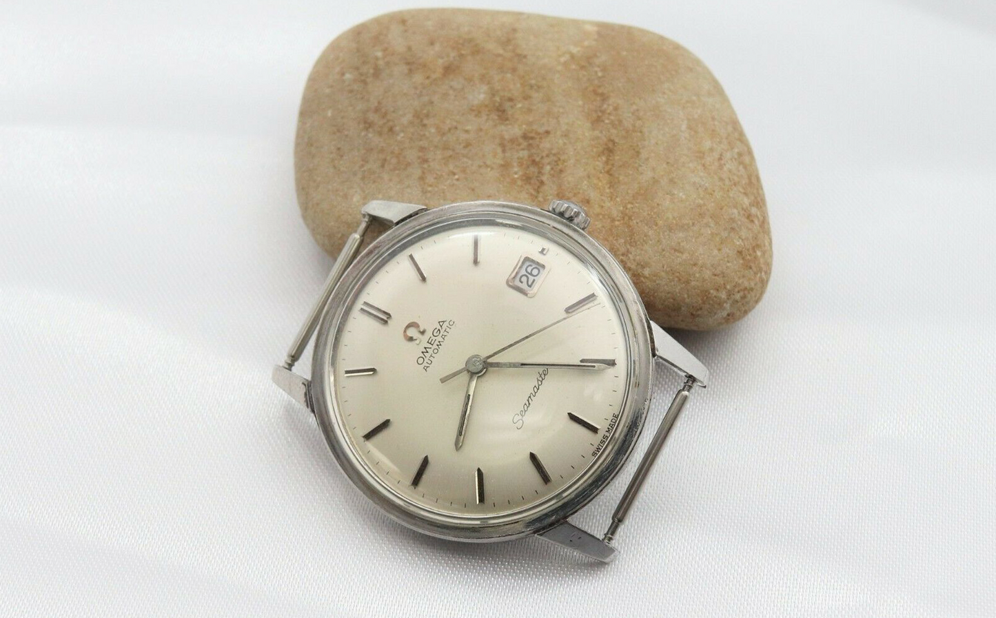 Vintage Omega Seamaster 34mm Watch Circa 1960s with 562 Movement, Automatic, Date